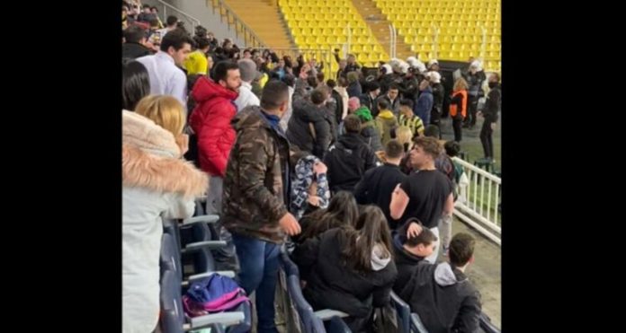 Επεισόδια ανάμεσα σε οπαδούς Φενέρ και Ζενίτ σε φιλικό για τους σεισμογενείς της Τουρκίας