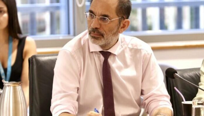 Γενικός Ελεγκτής προς αναπληρωτή ΚΕ: «Κοιτάξτε τα του οίκου σας πριν μοιράζετε ευθύνες αλλού»