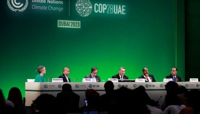 COP28: 117 χώρες συμφωνούν να τριπλασιάσουν την παγκόσμια ικανότητα ΑΠΕ έως 2030