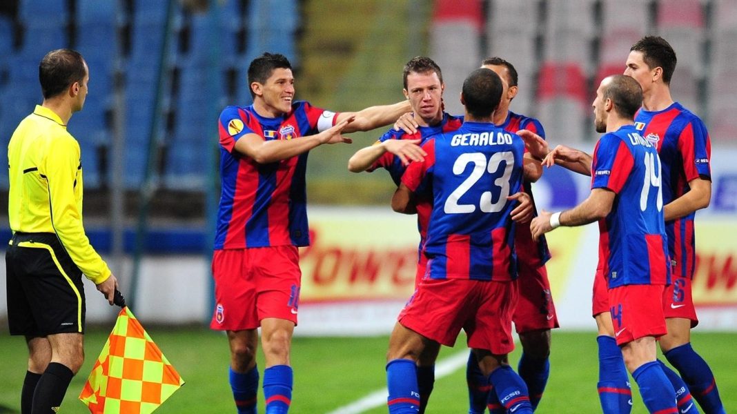 fc_steaua_bucuresti_players_celebrate
