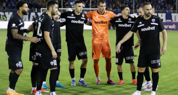 Η Ανόρθωση θέλει να δείξει αντίδραση