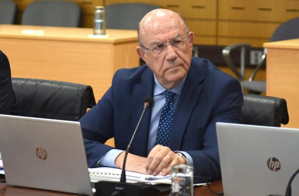 Σενάριο παραίτησης του Μάκη Κεραυνού: «Είμαι έτοιμος να διευκολύνω (το Προεδρικό)»